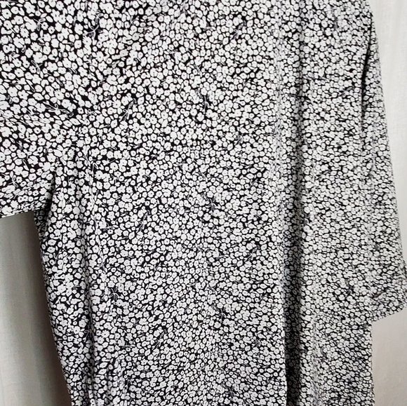 Women's Catherine's 4X 30/32W Black White Floral Tunic Button Up 3/4 Sleeve New - Picture 4 of 16